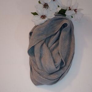 🆕♾️Calvin Klein Gray Knit Infinity Loop Scarf